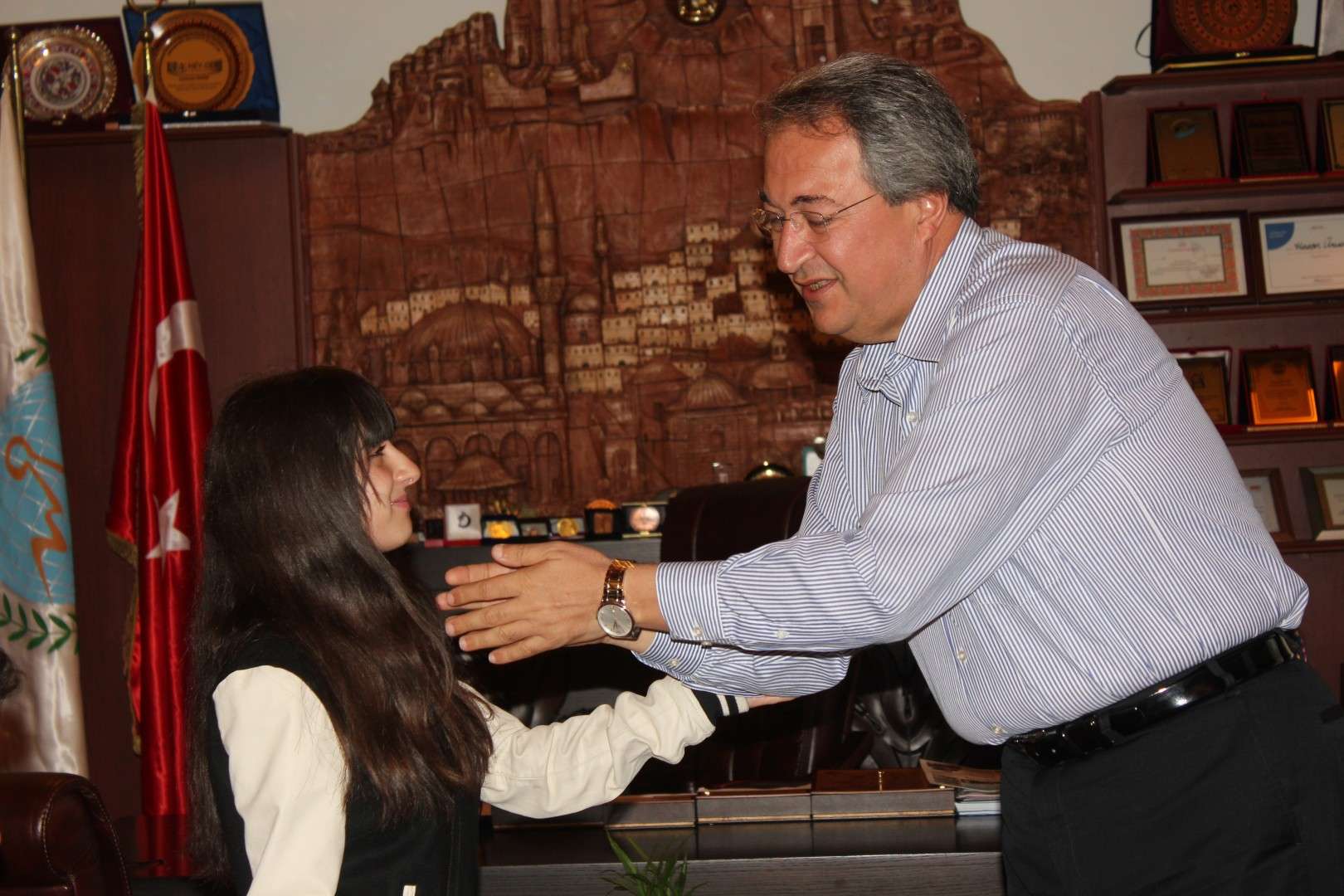 ÜNVER,TAZİYELERİ KABUL ETTİ
